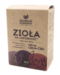 Opakowanie suplementu Zioła na odporność 500 mg CBDA+CBD 100 kapsułek Kombinat Konopny z ilustracją roślin i owoców dzikiej róży.