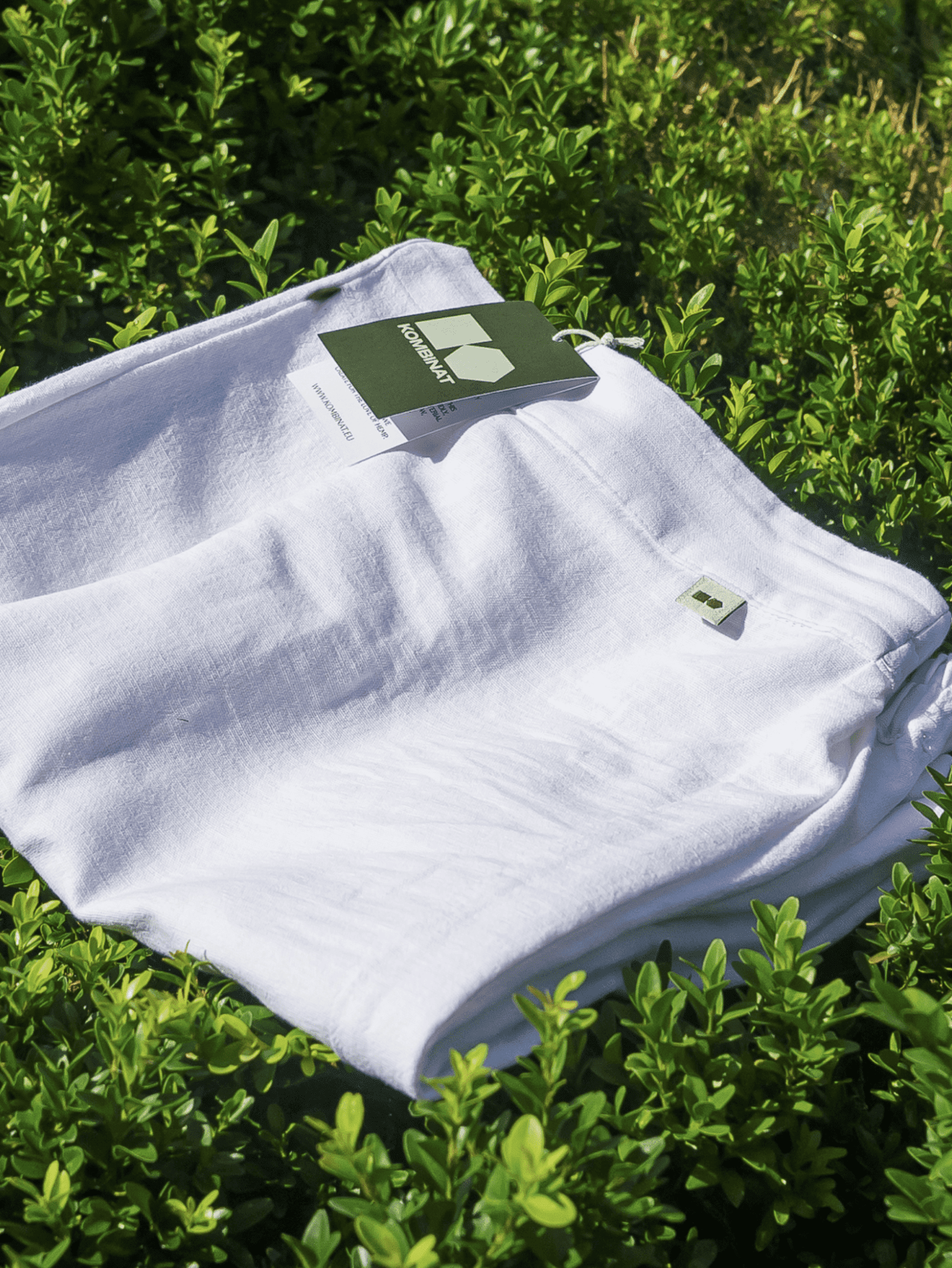 Spodnie damskie konopno-bawełniane z gumką – białe, szerokie nogawki - obrazek 3